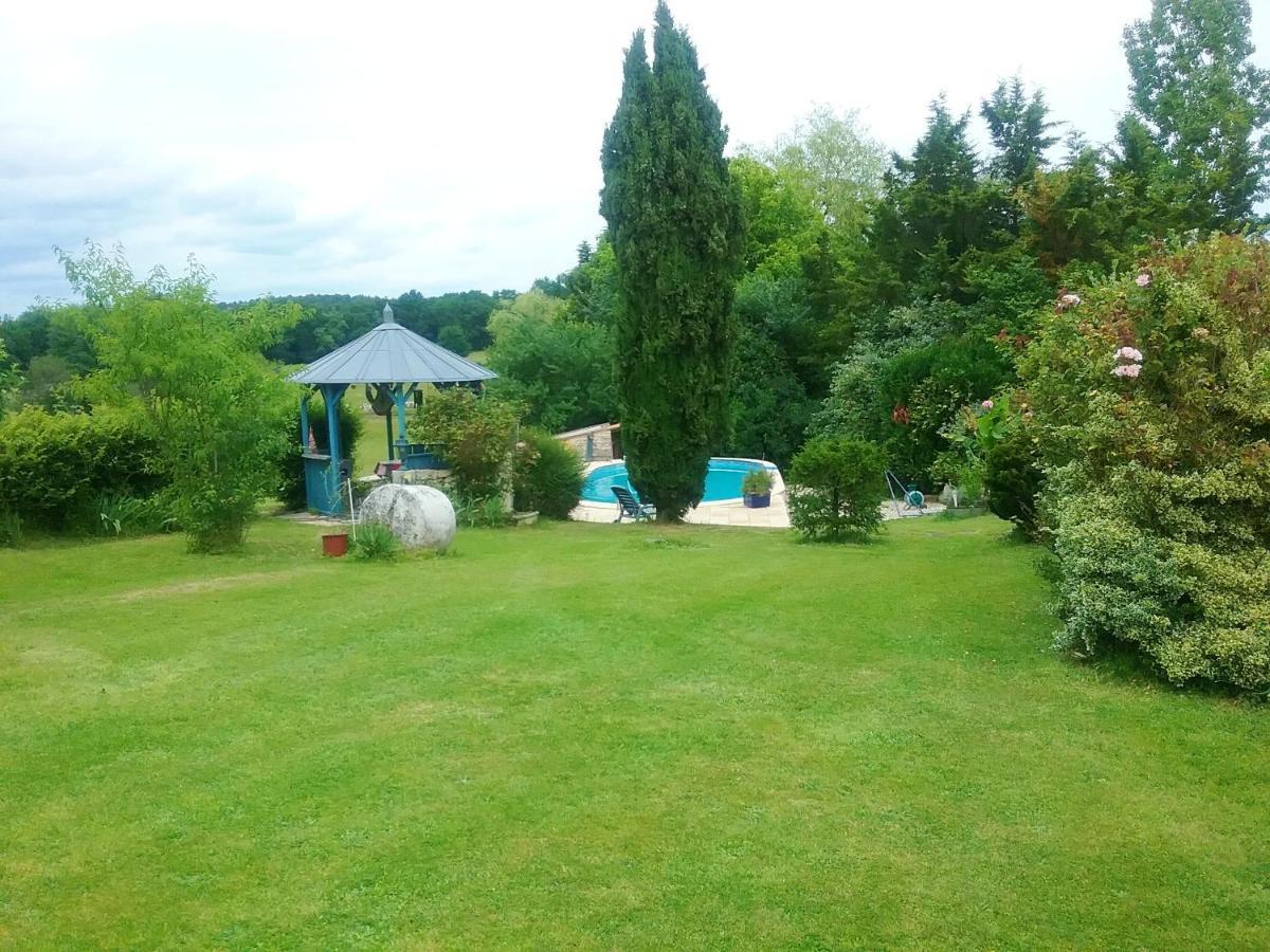 Villa Charmante A Bosset Avec Piscine Partagee 外观 照片
