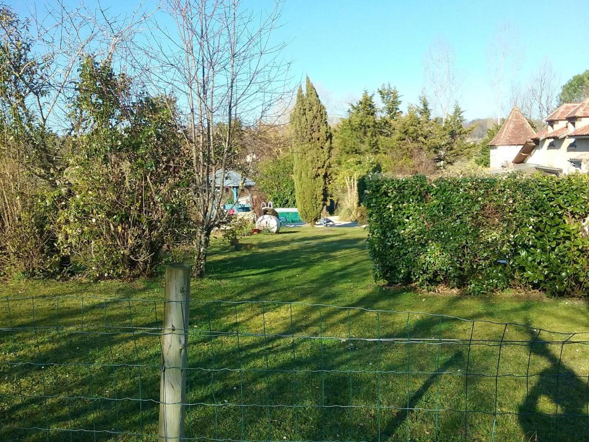 Villa Charmante A Bosset Avec Piscine Partagee 外观 照片