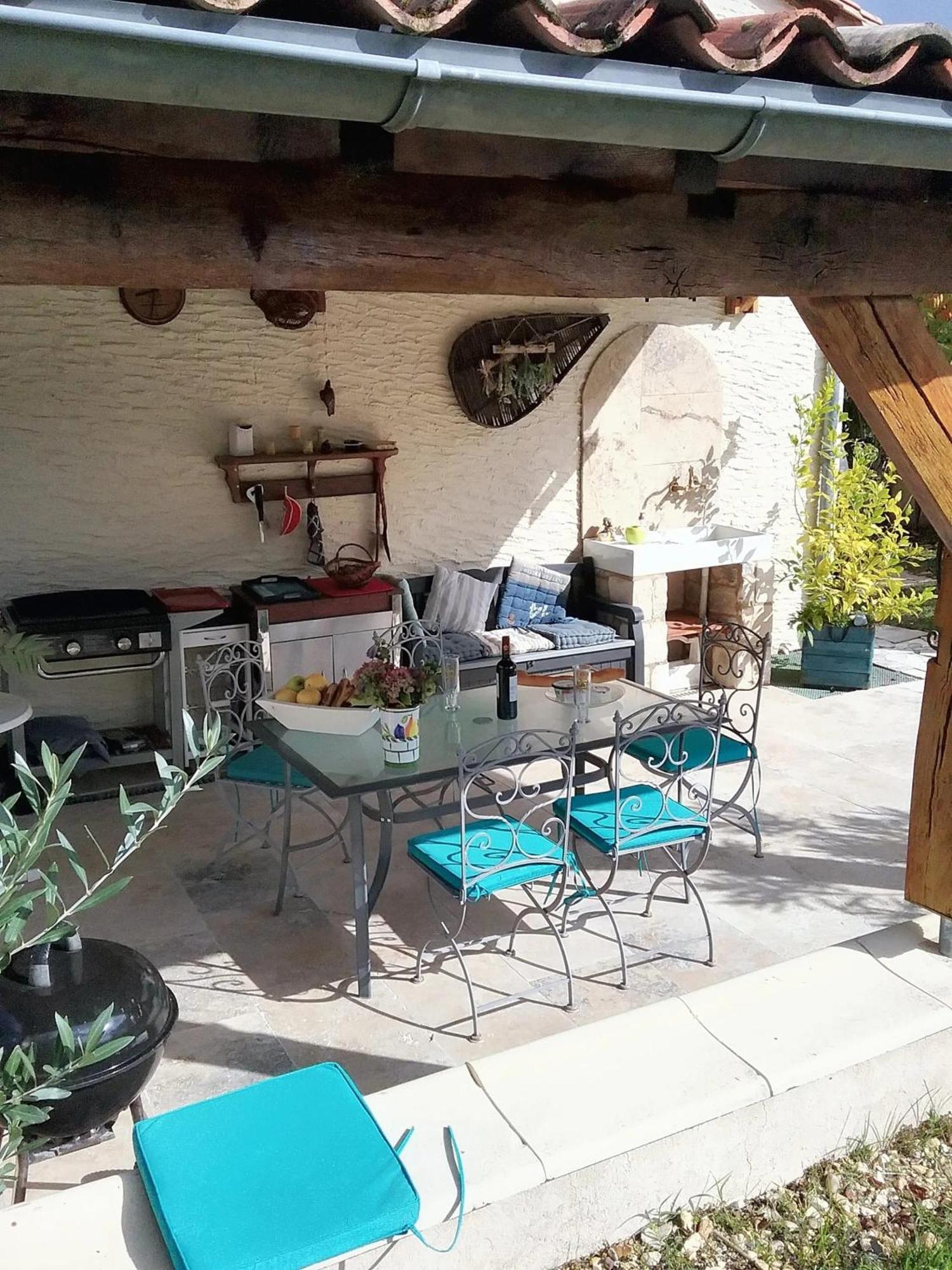 Villa Charmante A Bosset Avec Piscine Partagee 外观 照片