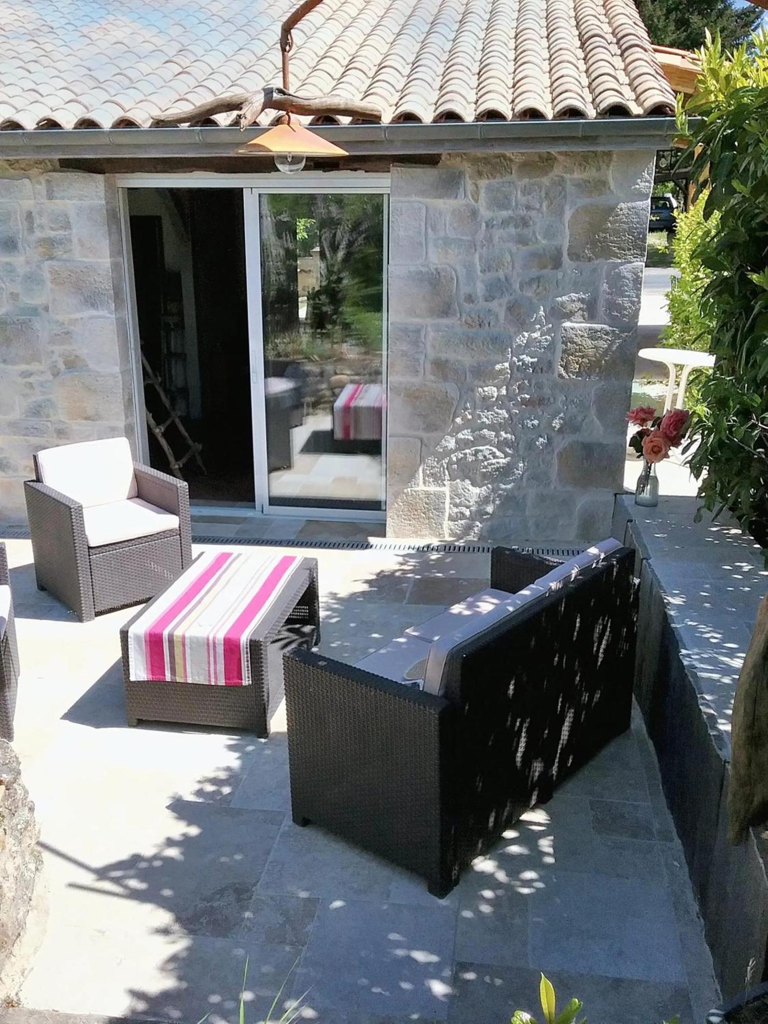Villa Charmante A Bosset Avec Piscine Partagee 外观 照片