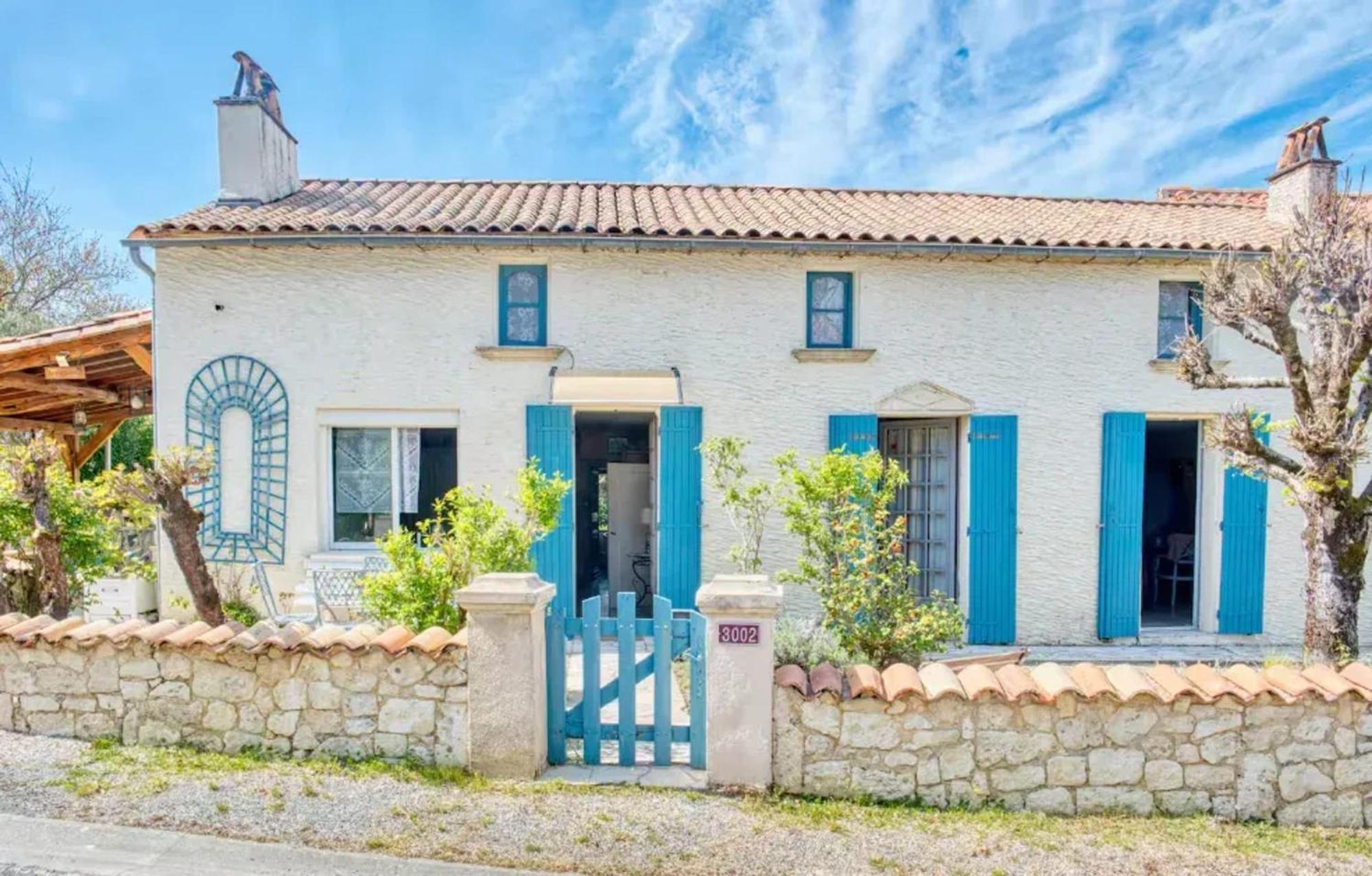 Villa Charmante A Bosset Avec Piscine Partagee 外观 照片