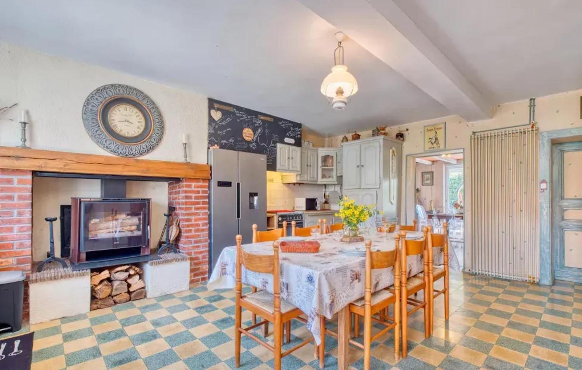 Villa Charmante A Bosset Avec Piscine Partagee 外观 照片